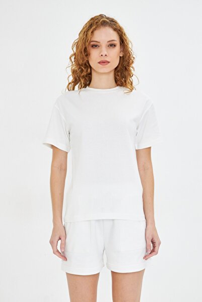 The Champ Clothing Stretchy and Relaxed Fit Double Pocket Above Knee Shorts for Women