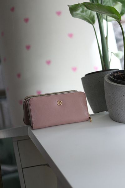 Moom Bag Γυναικείο πορτοφόλι με λεπτή υφή σε σκόνη με λεπτομέρεια θήκης για κάρτες