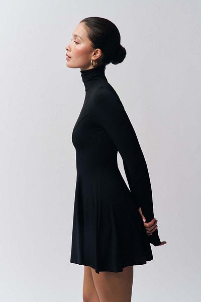 sportiness Turtleneck Black Dress with Finger Detail