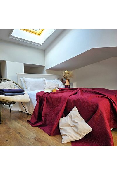 Kotonia Home Bedspread 220x240 Cm, Quilted Ultrasonic Trapunto, Bordeaux