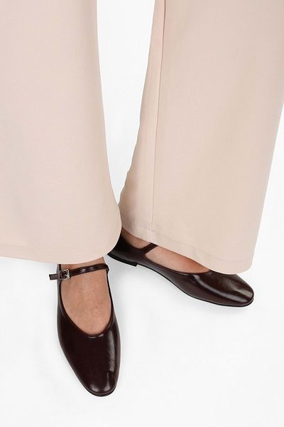 Shoeberry Damen-Ballerinas „Jerry Burgundy Skin“.
