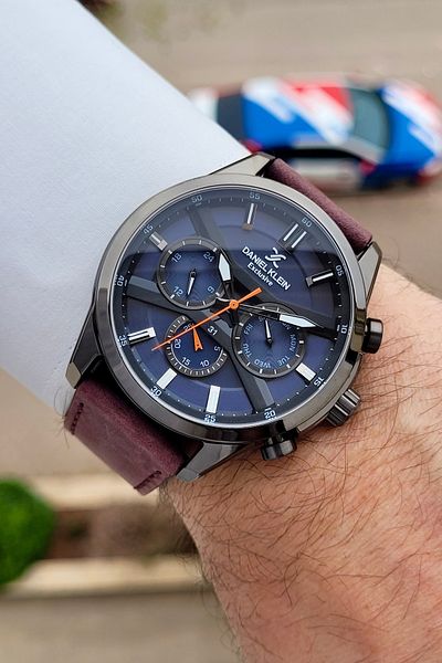 Daniel Klein Men's Wristwatch with Dial Navy Blue Cord Brown Color Adjustable Cord Function