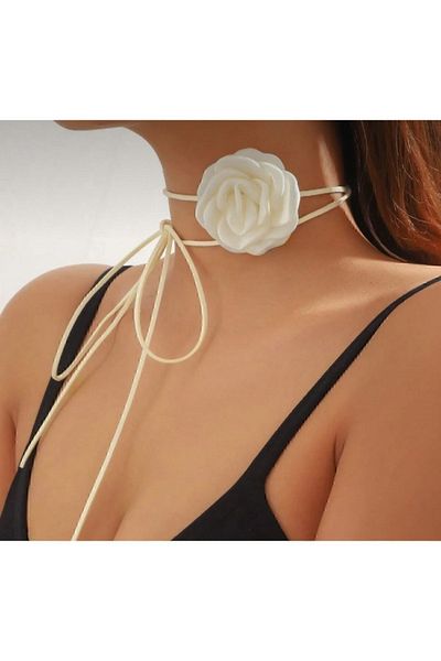 Atelier by Ece Colier Choker din satin cu detaliu trandafir alb