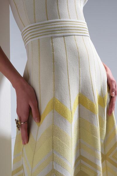 JOIN US Sırt Dekolteli Beli Kemerli Halter Yaka Sarı Kloş Elbise S084-25