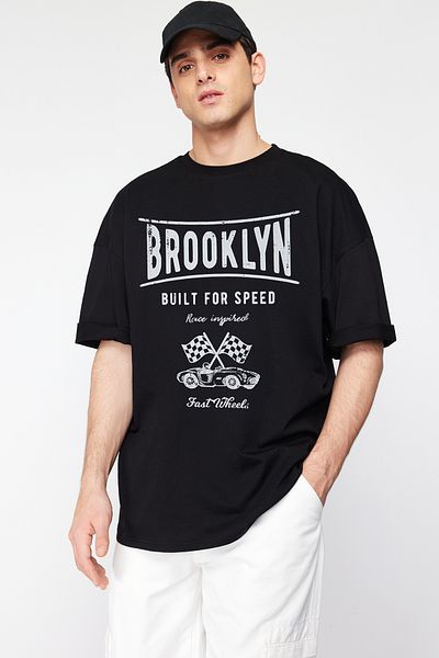 Trendyol Collection Αυτοκίνητο εμπριμέ μαύρο βαμβακερό μπλουζάκι - TMNSS25TS00159