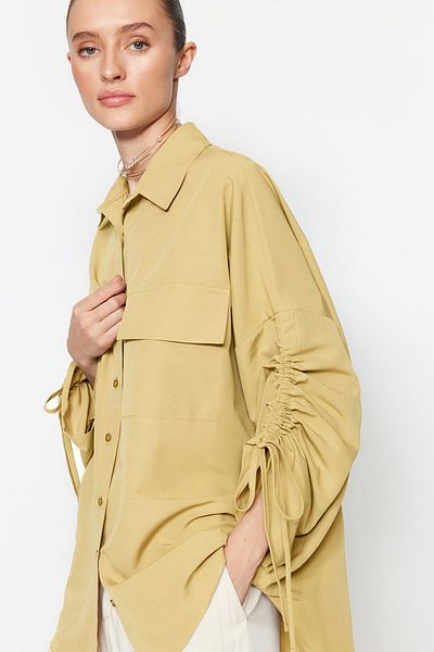 Trendyol Modest Világossárga ujjú, állítható húzózsinórral részletes szőtt pamut ing TCTSS23TG00011