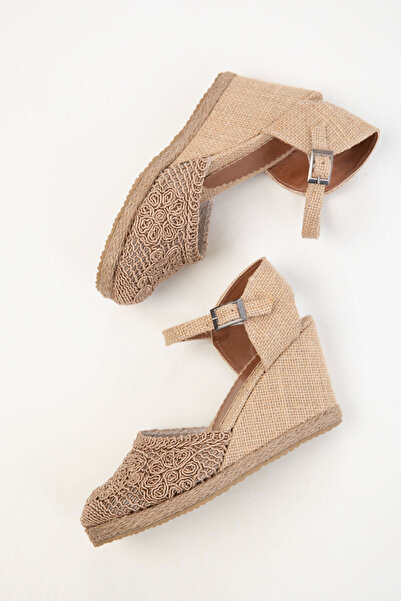 SOHO Nerzfarbene Damenschuhe mit Keilabsatz 20457