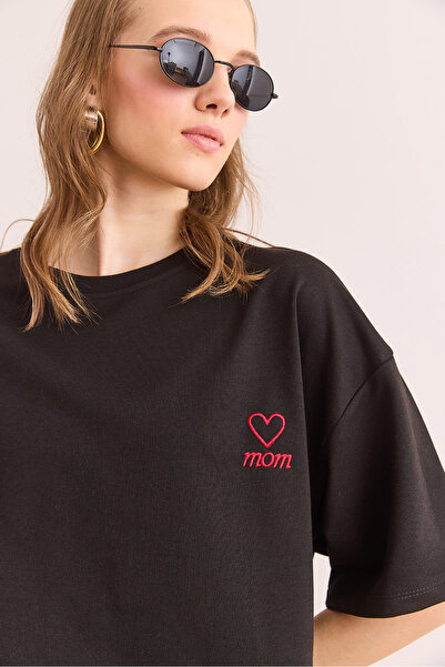 Olalook Γυναικείο μπλουζάκι μαύρο μαμά με κέντημα με 2 νήματα Oversize TSH- 19000785