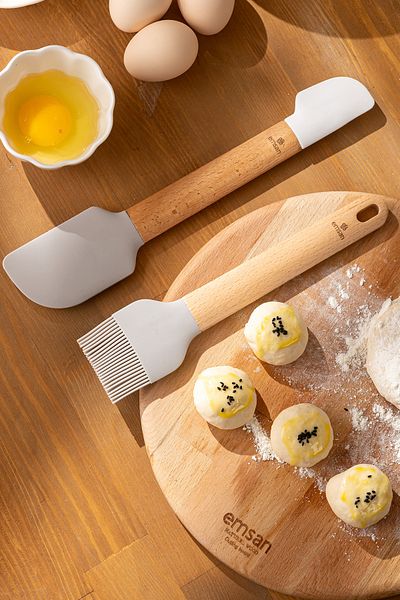 Emsan Soft Silicone Brush and Spatula Set