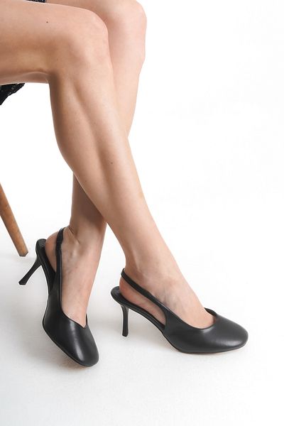 TRENDYOL SHOES Schwarze Damen-Schuhe mit runder Spitze und offenem Rücken und dünnem Absatz TAKSS25TO00033
