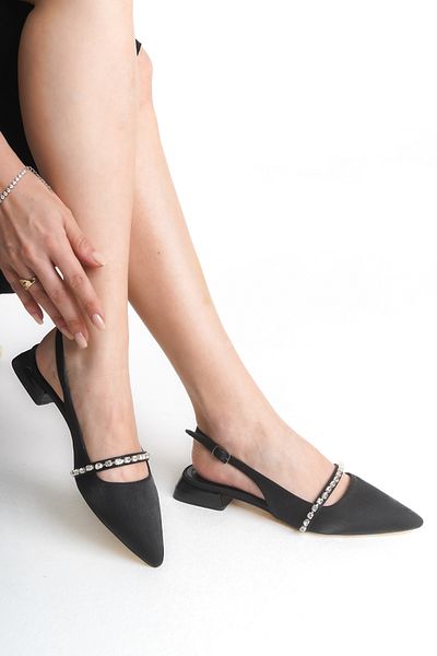 TRENDYOL SHOES Чорні шиповані матові атласні туфлі з гострим носком на коротких підборах жіночі Babet TAKSS25BE00030