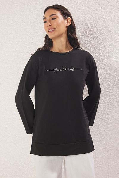 Trendyol Modest Černé jednobarevné pletené tričko s potiskem a textem
