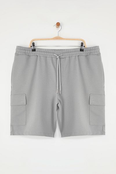 Trendyol Collection Graue Oversize-/Wide-Cut-Shorts mit versteckter Kordel und elastischer Taille und Cargotaschen in Übergröße TMNSS25AP00005
