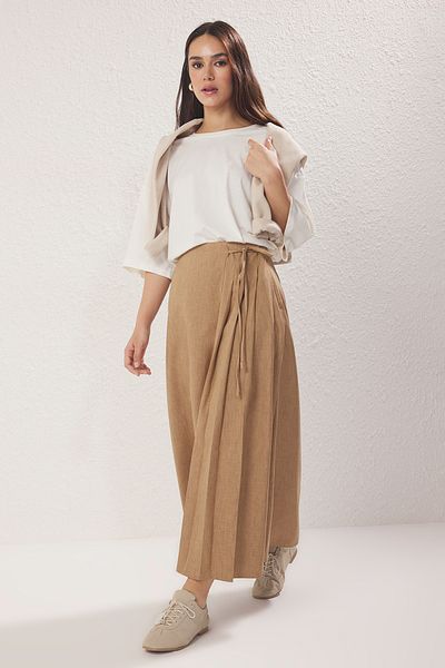 Trendyol Modest Kamelfarbener, gewebter Rock mit Paillettendetails TCTAW25EE00007