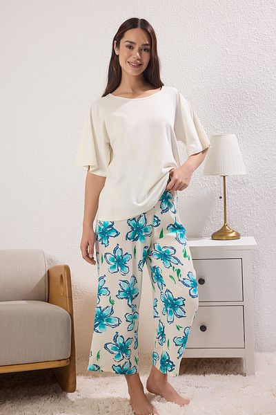 Trendyol Collection Ecru Floral Top 100% Cotton Bottom Woven Capri Knitted Pajamas Set Thmss25Pt00366