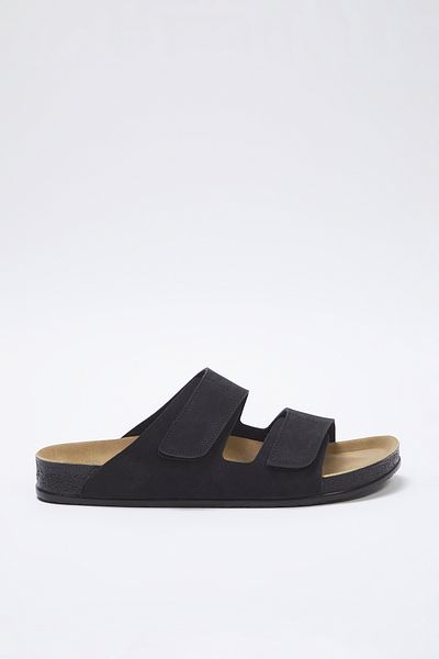 TRENDYOL SHOES Schwarze Nubuk-Hausschuhe mit flacher Sohle und Klettverschluss für Herren TAKSS25TE00034