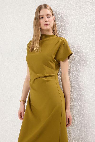 Trendyol Collection Πράσινο μονόχρωμο φόρεμα μίντι υφαντό σε γραμμή Α TWOAW25EL00393