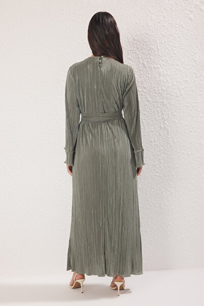 Trendyol Modest Χακί πλεκτό υφασμάτινο μακρύ φόρεμα με δέσιμο TCTSS25EB00125