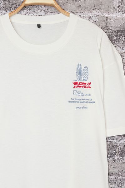 Trendyol Collection Ecru Oversize-Postkarte % 
 
 T-Shirt aus 100 % Baumwolle