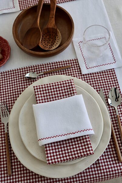 Socha&Co Beyaz Keten Kırmızı Pikolu Servis Peçetesi