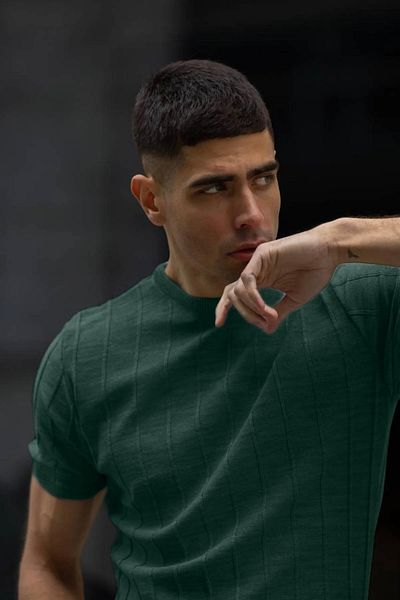 BİRBEYSTORE Πλεκτό T-Shirt με λαιμόκοψη