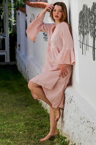 Chiccy Rochie casual cu guler de judecător cu mâneci spaniole