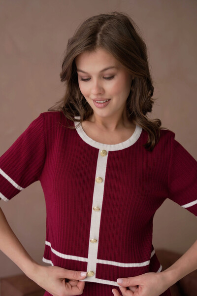 Park Karon Crew Neck Button Detailed Skirt Elastic Waist Blouse Skirt Double Knitwear Set