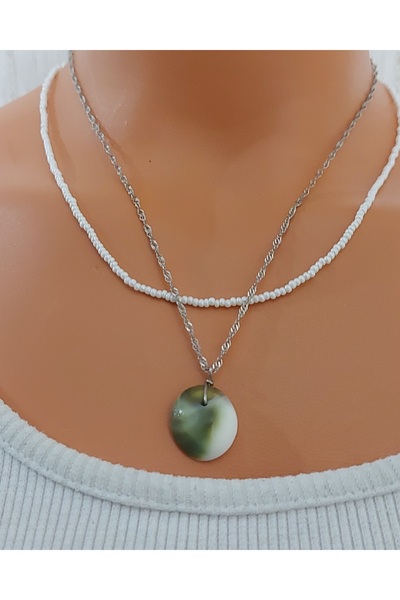 Nej حجر الكذبة، سلسلة من الخرز بحبل مزدوج