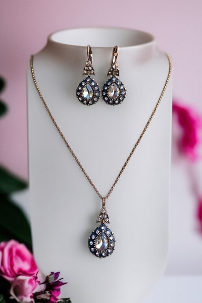 FAYRA ACCESSORIES Zircon Stone Water Drop Necklace and Earrings Set