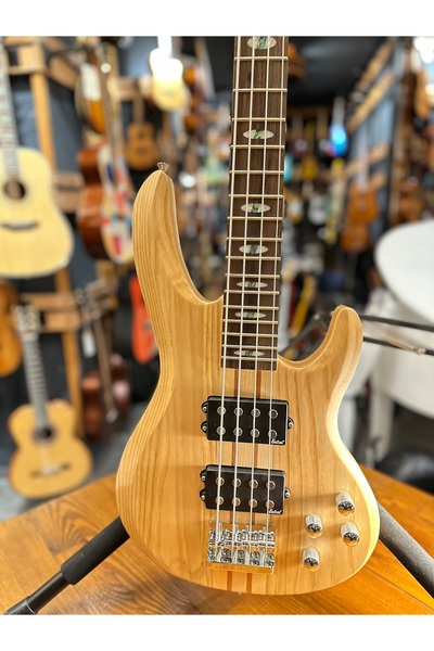 LEA B04-N 4 Telli Bass Gitar