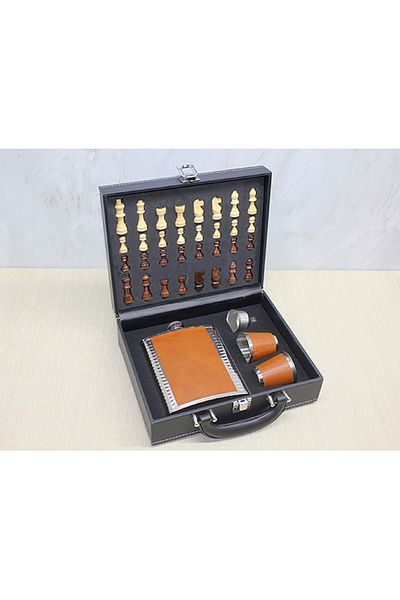 hediyeconcepti Chess Flask Set with Leather Box
