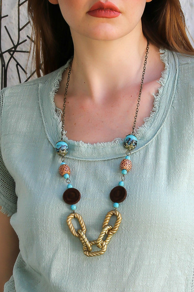 Chiccy قلادة تصميم مطرز طبيعي