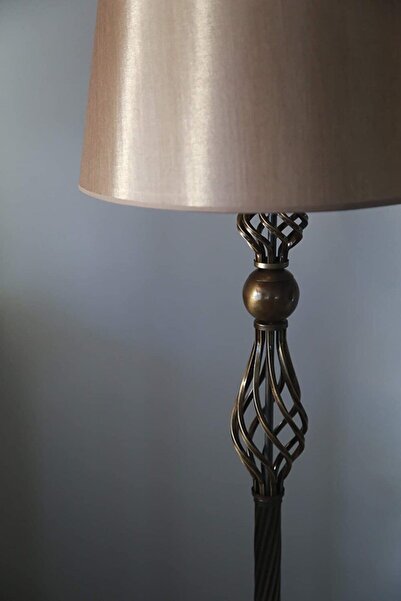 Vinner Plus – Bronz Lambader Modern .başlık Rengi Mataro Vizon’dur