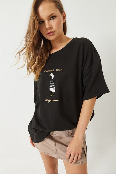 Bianco Lucci Women's Embroidered Oversize Knitted T-Shirt 3037 60283078