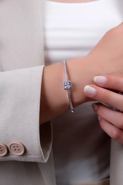 Güzide Kuyumcu Güzide 14 Ayar Beyaz Altın Baget Taşlı Kelepçe