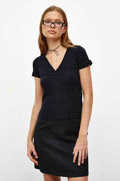 urban focus V neck t-shirt