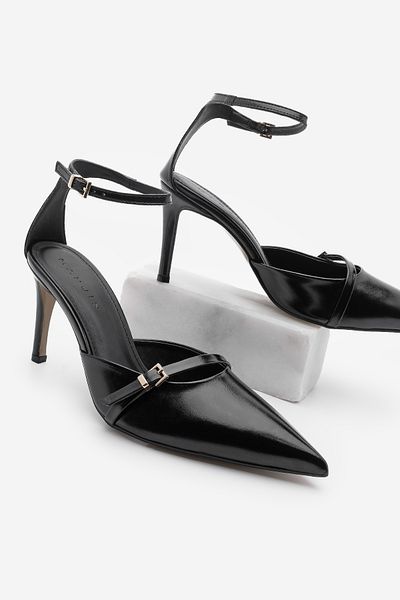 Marjin Schwarzer Stiletto – Damenschuhe mit spitzer Zehenpartie und Schnallenabsatz