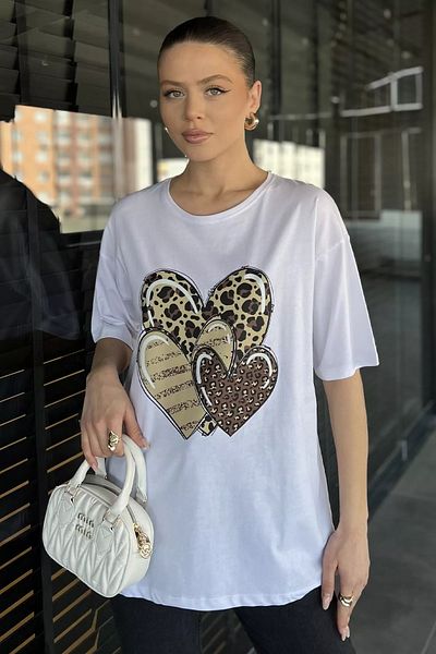 GÜLSELİ Tricou de damă cu decolteu rotund cu imprimeu inimă cu model leopard alb