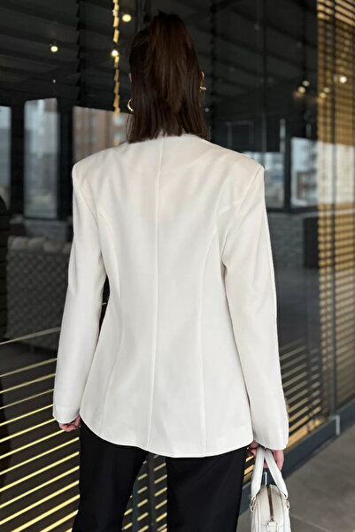Zehra Gül Krem Kadın Düğme Detaylı Kruvaze Yaka Blazer Ceket