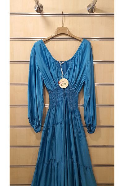 Park Moda ROCHIE ITALIANĂ CU GÂTUL ÎN V CU CULURI LA TALIE