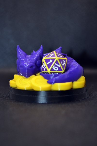 DiceLand DND FRP D20 Zar Tutucu - Koruyucu Sevimli Ejderha Mor