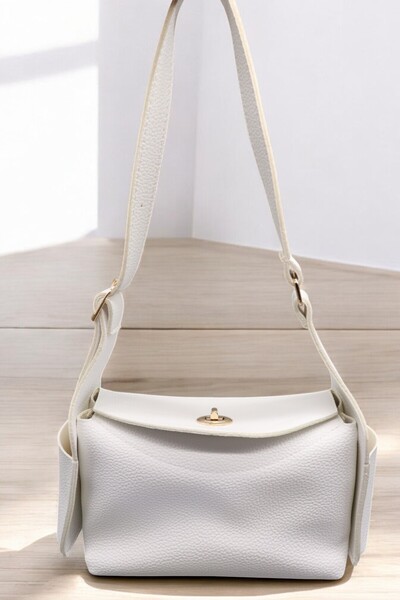 HFKY Γυναικεία λευκή τσάντα ώμου. Καλοκαιρινή τσάντα ώμου με δύο τσέπες