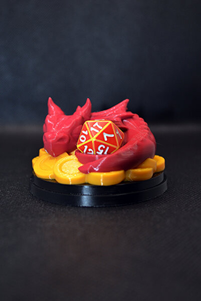DiceLand DND FRP D20 Zar Tutucu - Koruyucu Sevimli Ejderha Kırmızı