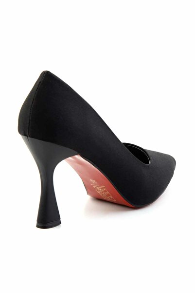 Bambi Mat Siyah Kadın Klasik Topuklu Ayakkabı K01038005538