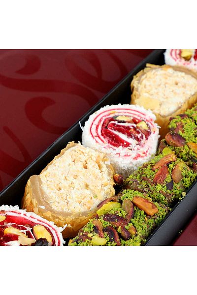 Hacı Şerif Sultan and Baklava Bundle Turkish Delight Bordu Box 550g