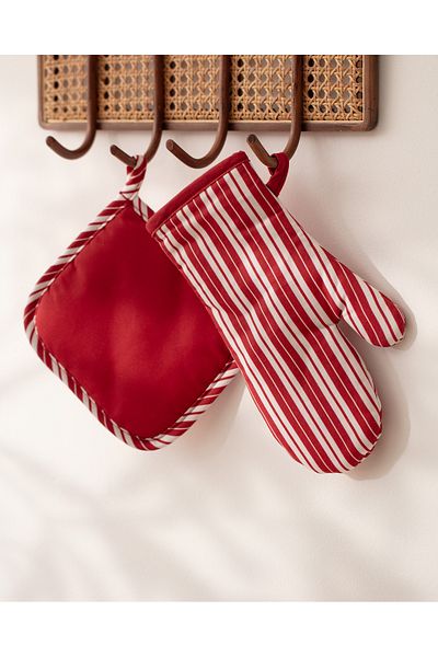 Madame Coco Elenor Set of 2 100% Cotton Kitchen Gloves - White/Red