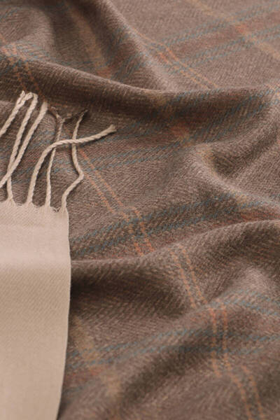 Bursa İpek Χειμερινό σάλι με καφέ καρό σχέδιο