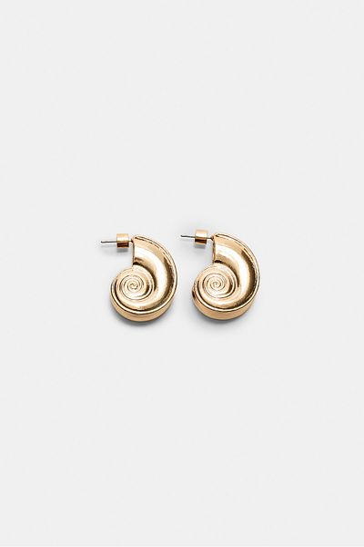 Stradivarius Metal seashell earrings