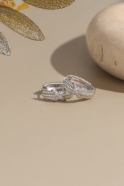 Gümüş Vadisi Kadın 925 Ayar Gümüş Zirkon Taşlı Küpe