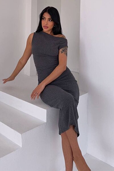 ZISHAN Düşük Yaka Kolsuz Yazlık Midi Boy Kadın Elbise Esnek Rahat Kumaş 1276